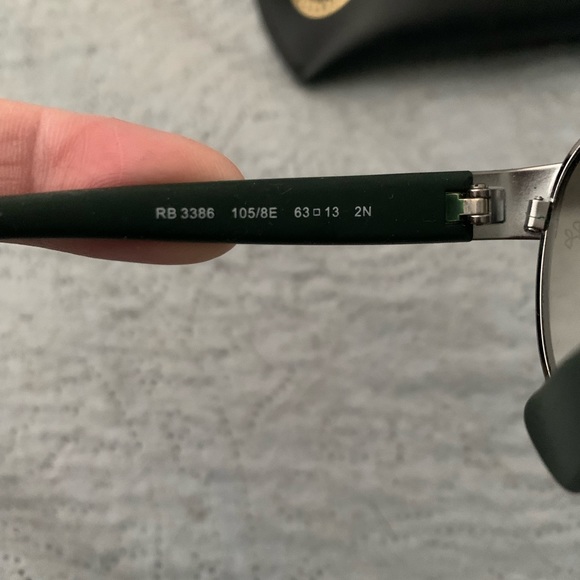 Ray-Ban sunglasses - Picture 2 of 2